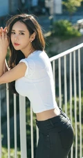胸大匀称精选韩国女生Candy.Seul紧身牛仔裤街拍写真图片
