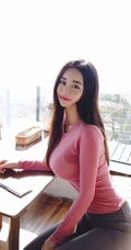 胸大匀称精选韩国女生Candy.Seul紧身牛仔裤街拍写真图片