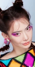 戚薇造型各异彩妆杂志写真大片