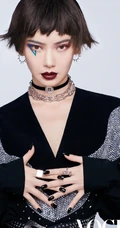 戚薇造型各异彩妆杂志写真大片