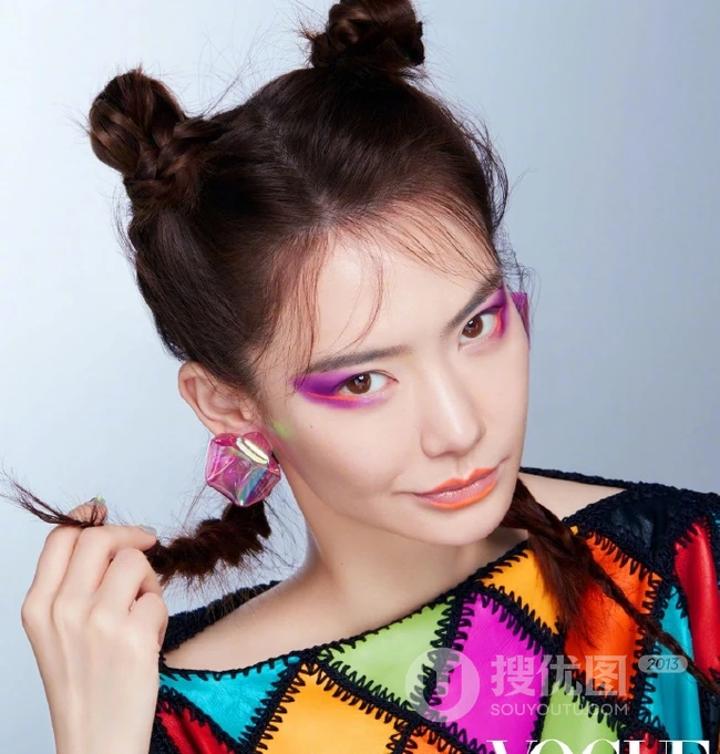 戚薇造型各异彩妆杂志写真大片