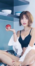 马来西亚精选短发清新女生黄洁琪写真，生活照片图集