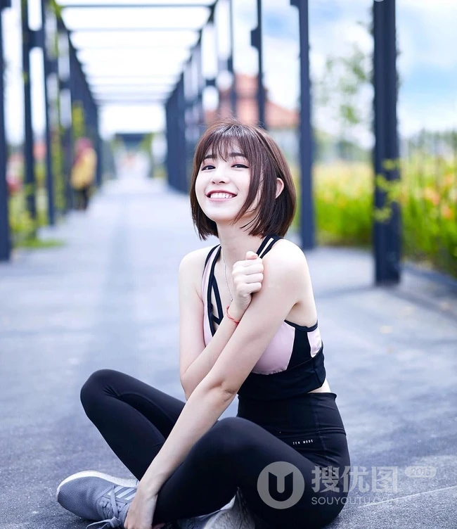 马来西亚精选短发清新女生黄洁琪写真，生活照片图集