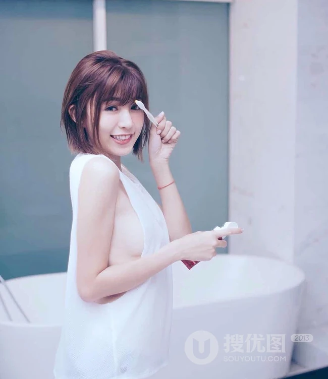 马来西亚精选短发清新女生黄洁琪写真，生活照片图集