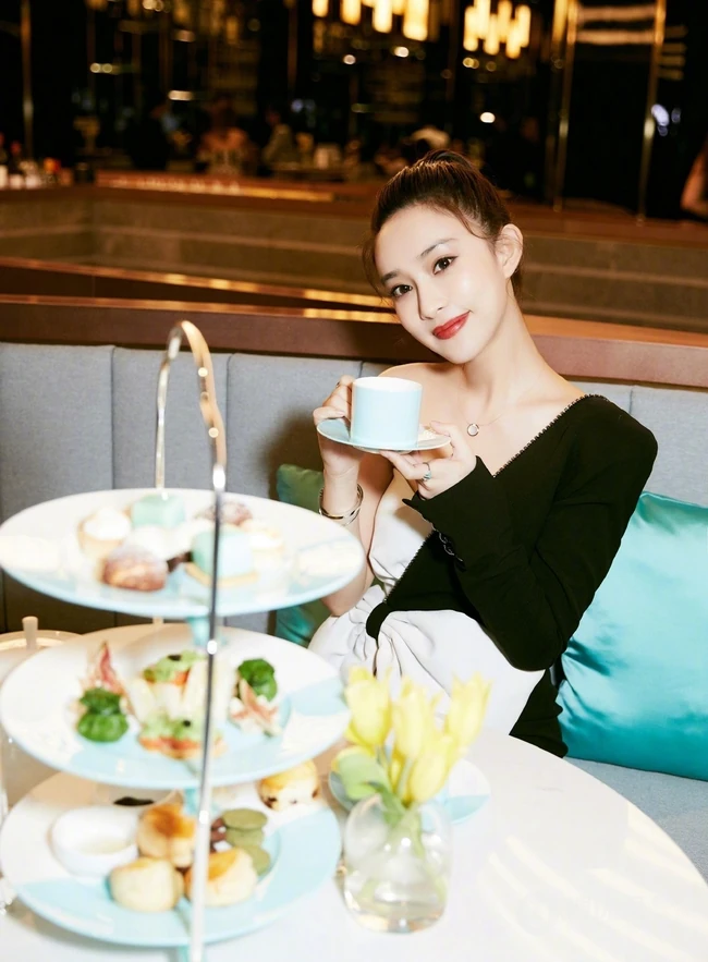 孟子义黑色露侧肩连衣裙高清气质唯美写真