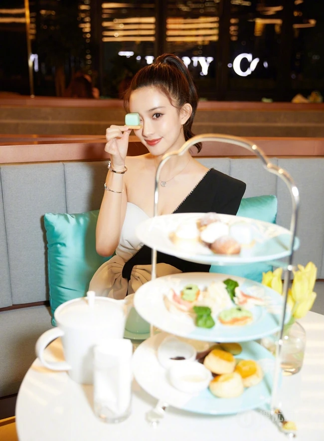 孟子义黑色露侧肩连衣裙高清气质唯美写真