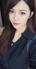 气质时尚女生Crystal李倩倩自拍美图，生活照片图集