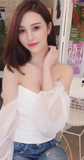 气质时尚女生Crystal李倩倩自拍美图，生活照片图集