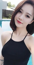 气质时尚女生Crystal李倩倩自拍美图，生活照片图集