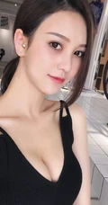 气质时尚女生Crystal李倩倩自拍美图，生活照片图集