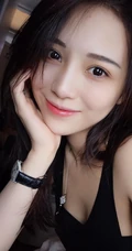 气质时尚女生Crystal李倩倩自拍美图，生活照片图集