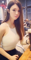 气质时尚女生Crystal李倩倩自拍美图，生活照片图集