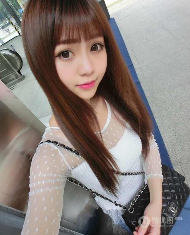 气质时尚女生Crystal李倩倩自拍美图，生活照片图集
