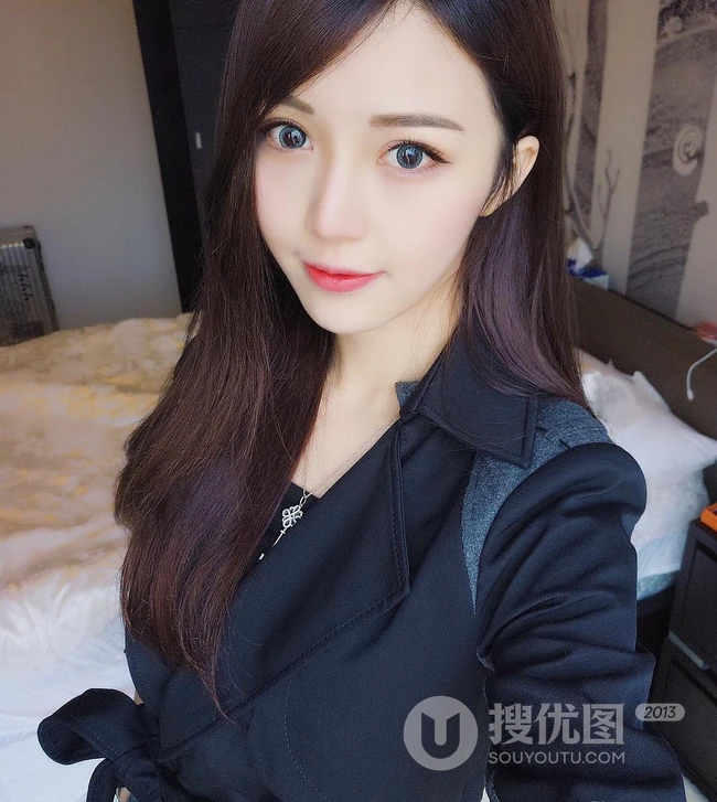 气质时尚女生Crystal李倩倩自拍美图，生活照片图集