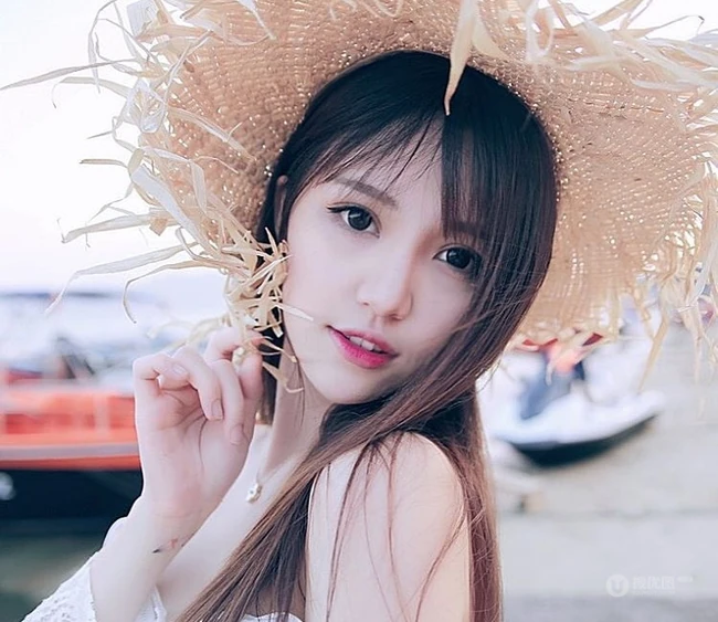 气质长腿气质女生Crystal李倩倩好看写真图片合辑