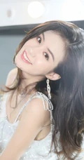 郑合惠子肩带礼裙超短连衣裙气质写真图片