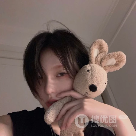 个性女生烟熏妆微信头像