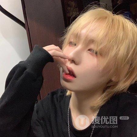 个性女生烟熏妆微信头像
