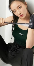 石雨晴化身拳击少女高清运动写真，背心黑裤酷感十足