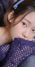双眼皮清新氧气妹子肩带家居服短裤唯美室内写真图片