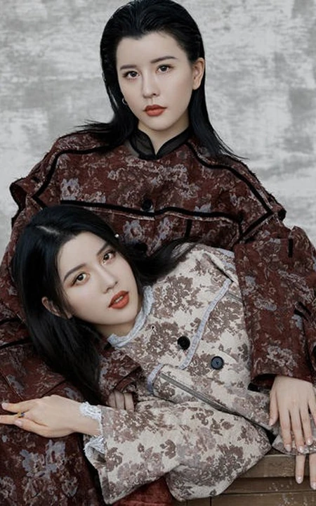 双胞胎女子组合By2一黑一白个性时尚杂志写真图片