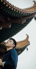 陈飞宇逛园林古建筑楼阁户外清新写真图片