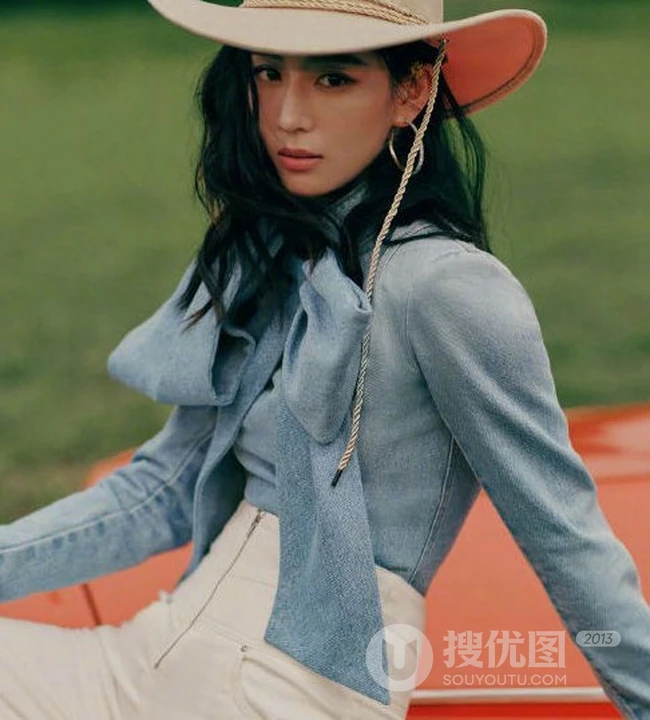 张钧甯化身西域牛仔杂志写真，一次和大自然的有趣体验