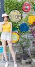 爱喝小茗同学的气质热裤女生小狐狸sica街拍写真图片