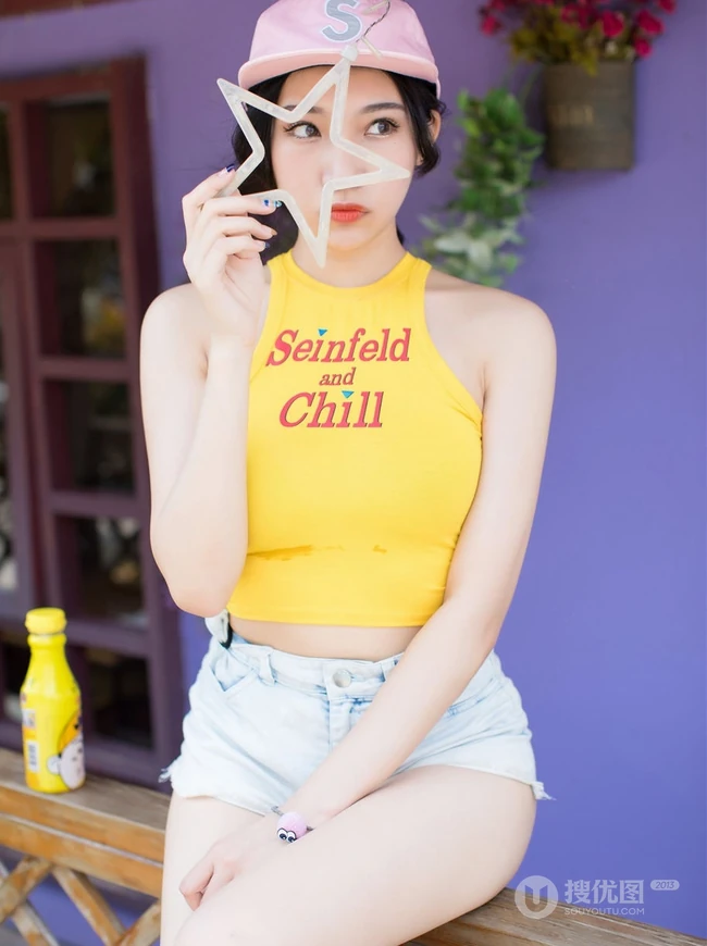 爱喝小茗同学的气质热裤女生小狐狸sica街拍写真图片