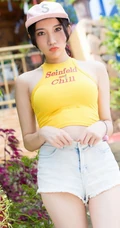 爱喝小茗同学的气质热裤女生小狐狸sica街拍写真图片