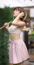泰国气质网球拍女生家居服超短裙高清户外写真图片