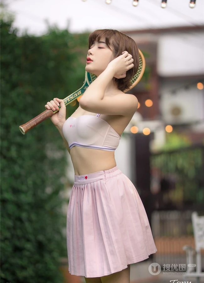 泰国气质网球拍女生家居服超短裙高清户外写真图片
