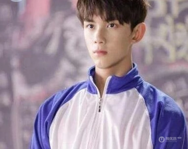 18岁的男生发型推荐 清爽又帅气男生发型图片 第5张