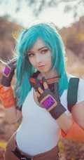 超性感欧美美女cosplay动漫《龙珠》角色布尔玛手机壁纸