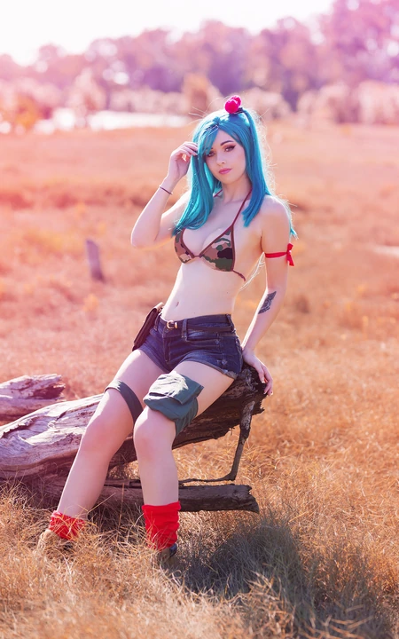 超性感欧美美女cosplay动漫《龙珠》角色布尔玛手机壁纸