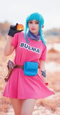 超性感欧美美女cosplay动漫《龙珠》角色布尔玛手机壁纸