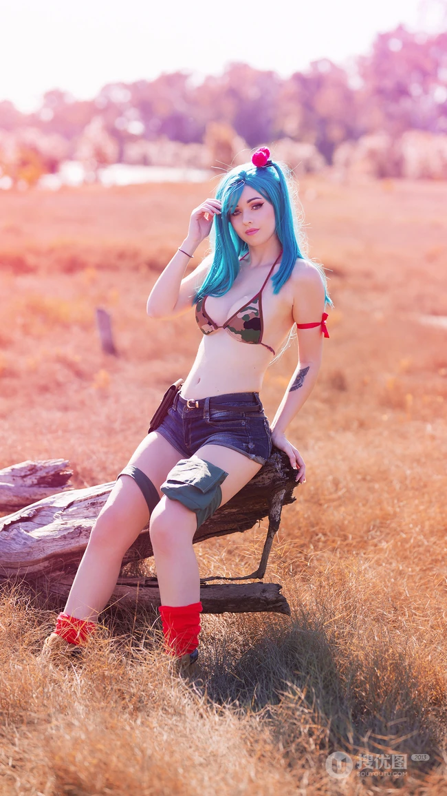 超性感欧美美女cosplay动漫《龙珠》角色布尔玛手机壁纸