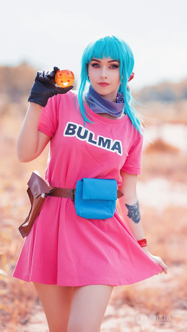 超性感欧美美女cosplay动漫《龙珠》角色布尔玛手机壁纸