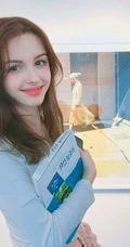 中亚女生Karimova Elina气质韩式打扮自拍，生活照片图集