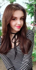 中亚女生Karimova Elina气质韩式打扮自拍，生活照片图集