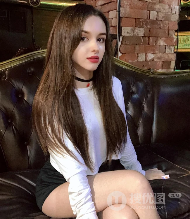 中亚女生Karimova Elina气质韩式打扮自拍，生活照片图集