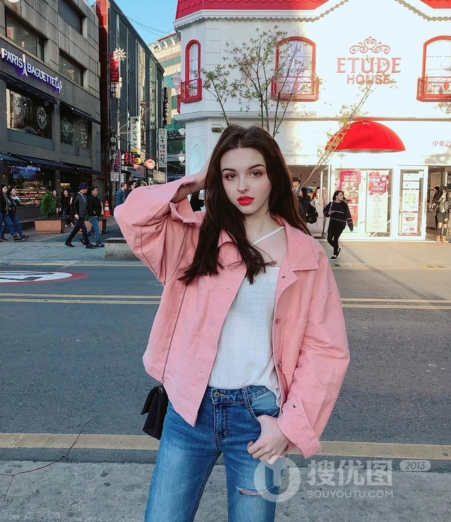 中亚女生Karimova Elina气质韩式打扮自拍，生活照片图集