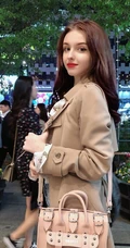 中亚女生Karimova Elina气质韩式打扮自拍，生活照片图集