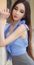 高冷气质冰美人，新疆女生阿依努尔瓦娅气质街拍写真集