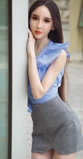 高冷气质冰美人，新疆女生阿依努尔瓦娅气质街拍写真集