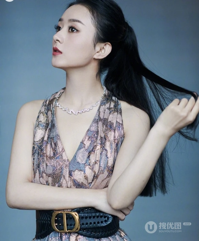 赵丽颖气质V领露背装连衣长裙出席活动写真图片