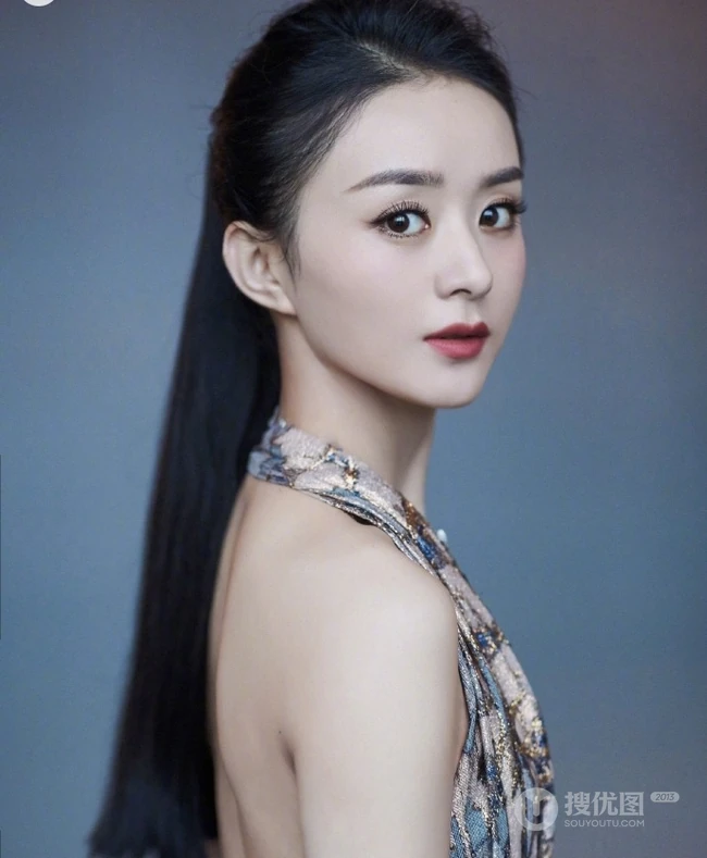 赵丽颖气质V领露背装连衣长裙出席活动写真图片