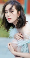 刘诗诗气质绒毛装连衣短裙出席活动写真图片