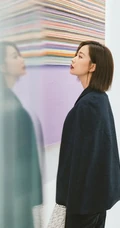 王珞丹清爽干练黑色休闲西服套装写真图片