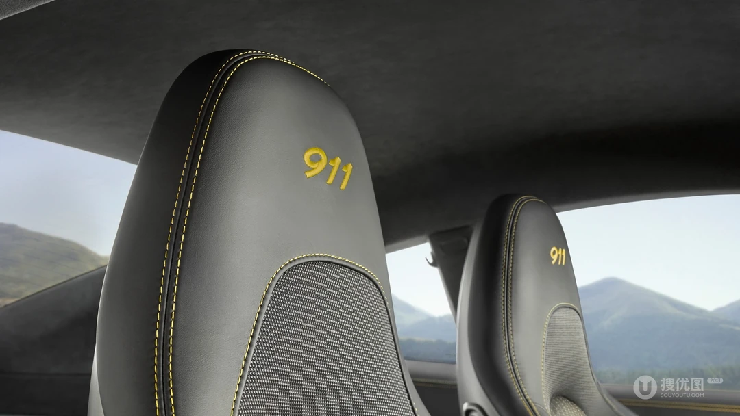 盘山公路上飞驰的全新款保时捷911跑车壁纸图片，型号Carrera T
